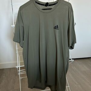 Men’s green adidas T-shirt